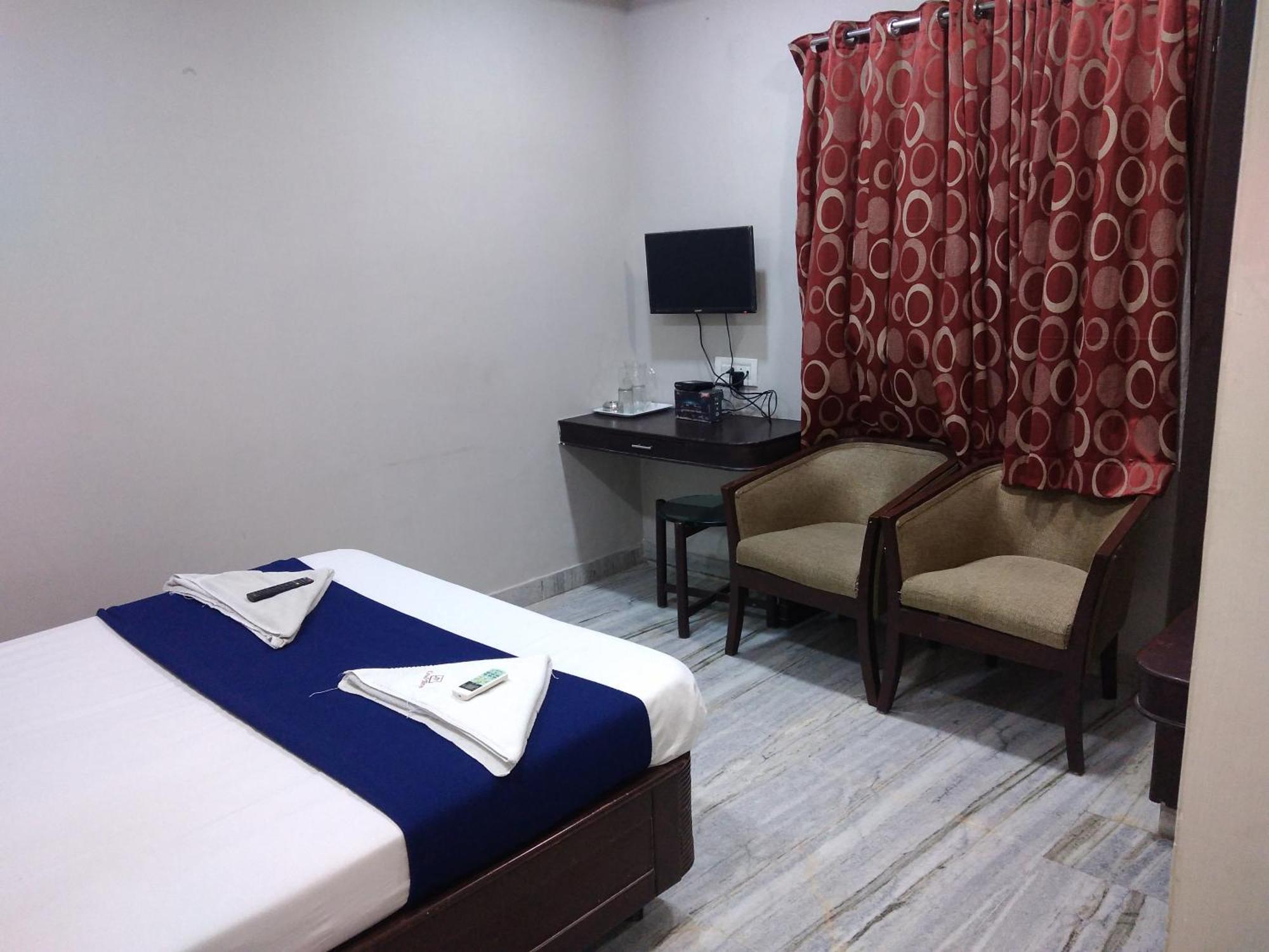 Grand Tower Chennai Hotel Стая снимка